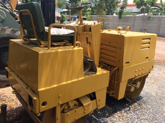 ขายด่วน!!รถบด โคมัสซุ หน้าเหล็ก หลังเหล็ก   เอวอ่อน