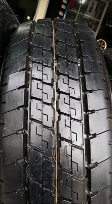 ขายยางป้ายแดง dunlop splt36 215/70r15 ยางปี16สนใจติดต่อ ตาเล็ก ล้อและยางครับ 081-3747940