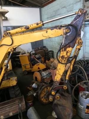 ขายด่วน!!รถแบ็ค โฮโคมัสซุ PC07สภาพดี!!ใช้งานได้ทันที ขายด่วน!!รถแบ็ค โฮโคมัสซุ PC07สภาพดี!!ใช้งานได้ทันที