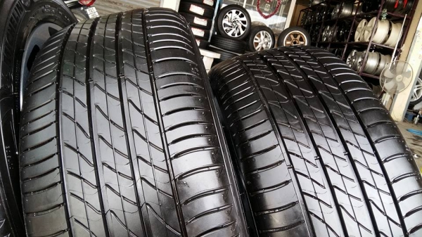 ขายล้อแม็กป้ายแดง accord g9 hybrid 17" ยางปี15 สนใจติดต่อ ตาเล็ก ล้อและยางครับ 081-3747940