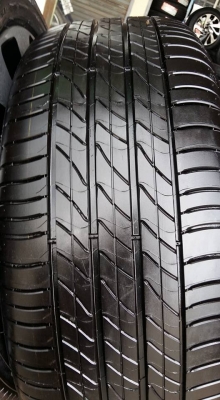 ขายล้อแม็กป้ายแดง accord g9 hybrid 17" ยางปี15 สนใจติดต่อ ตาเล็ก ล้อและยางครับ 081-3747940