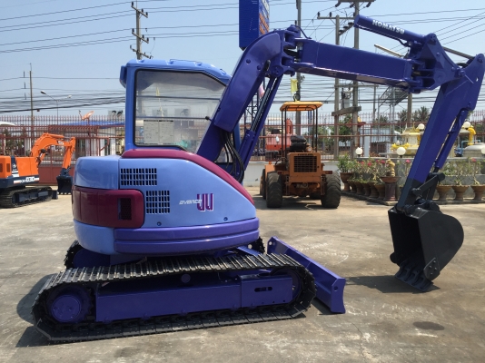 รถขุด Komatsu PC50UU-2E Avance มือสองนำเข้าจากญี่ปุ่น ทำสีใหม่ พร้อมใช้งาน