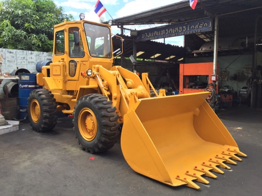 ขายด่วน!!รถตักล้อยาง CATER PILLAR รุ่น 930