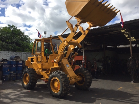ขายด่วน!!รถตักล้อยาง CATER PILLAR รุ่น 930
