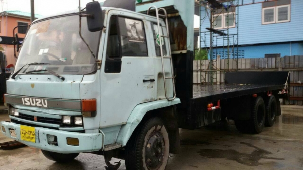 สิบล้อ อีซูชุ ร็อค195พื้นเรียบ ยาว6.30ม สภาพดีพร้อมใช้งาน ทะเบียนพร้อมโอน