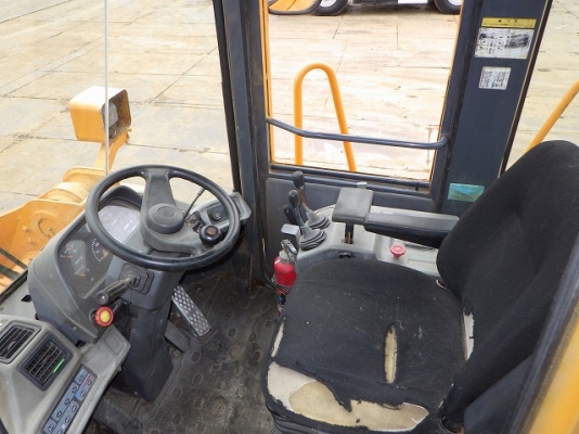 ขายรถตัก TCM L32