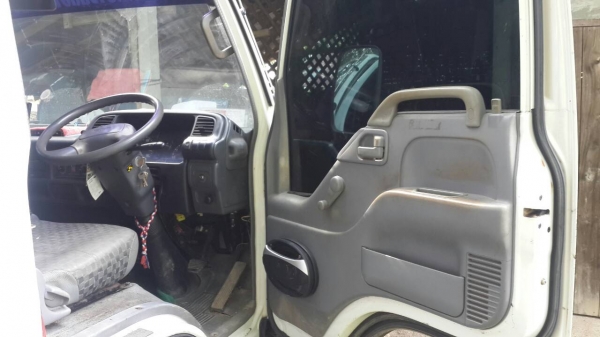 ขาย6ล้อดั้ม130แรงม้า  รถสวยมากๆเดิมๆทั้งคัน  รถไม่เคยทุกดิน  ใช้บรรทุกแทงน้ำยาง  พร้อมใช้งาน  เล่มติดมือ...