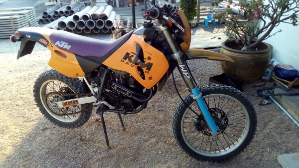 ต้องการขาย KTM EXC400 LC4 ปี 96 อินวอย เครื่องสตาร์ทเท้าติดง่าย ใช้งานน้อยมากครับ ใช้ในไทยไม่เกิน 500 กม. เนื่องจากสูงและแรงเกินไป ไม่ค่อยเหมาะกับผมเท่าไหร่ ราคา 50000 บาท สภาพตามรูปเลย สนใจโทร 0875449238 ครับ