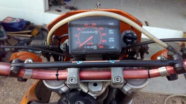 ต้องการขาย KTM EXC400 LC4 ปี 96 อินวอย เครื่องสตาร์ทเท้าติดง่าย ใช้งานน้อยมากครับ ใช้ในไทยไม่เกิน 500 กม. เนื่องจากสูงและแรงเกินไป ไม่ค่อยเหมาะกับผมเท่าไหร่ ราคา 50000 บาท สภาพตามรูปเลย สนใจโทร 0875449238 ครับ