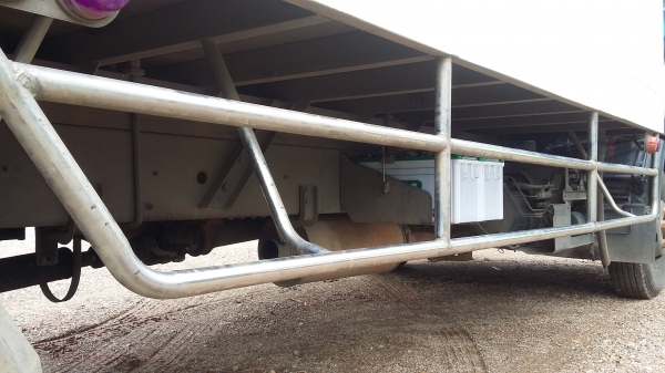 ขายรถ 6 ล้อ / ISUZU ตู้เย็น 190 แรง / ยาว 5.70 ม./ สูง 2.40 ม./ กว้าง 2.40 ม.