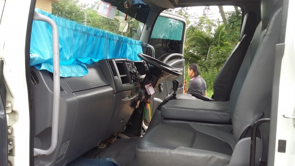 ขายรถ 6 ล้อ / ISUZU ตู้เย็น 190 แรง / ยาว 5.70 ม./ สูง 2.40 ม./ กว้าง 2.40 ม.