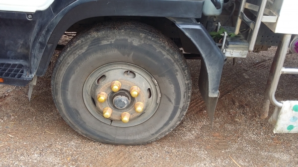 ขายรถ 6 ล้อ / ISUZU ตู้เย็น 190 แรง / ยาว 5.70 ม./ สูง 2.40 ม./ กว้าง 2.40 ม.