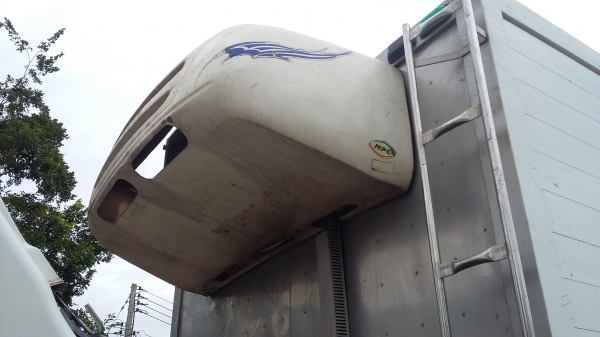 ขายรถ 6 ล้อ / ISUZU ตู้เย็น 190 แรง / ยาว 5.70 ม./ สูง 2.40 ม./ กว้าง 2.40 ม.