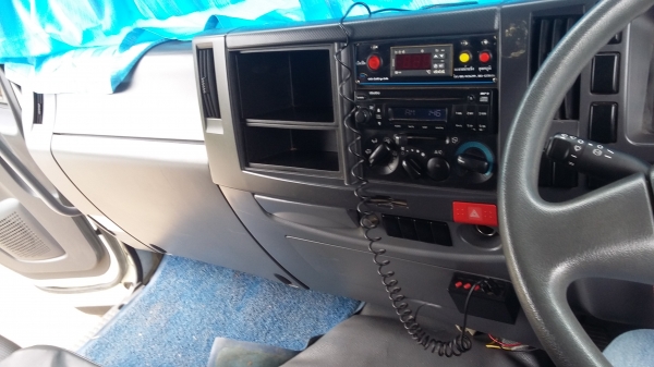 ขายรถ 6 ล้อ / ISUZU ตู้เย็น 190 แรง / ยาว 5.70 ม./ สูง 2.40 ม./ กว้าง 2.40 ม.