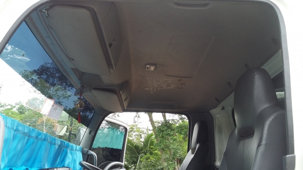 ขายรถ 6 ล้อ / ISUZU ตู้เย็น 190 แรง / ยาว 5.70 ม./ สูง 2.40 ม./ กว้าง 2.40 ม.