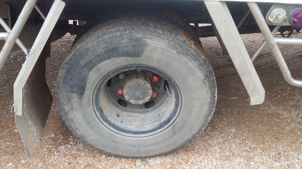 ขายรถ 6 ล้อ / ISUZU ตู้เย็น 190 แรง / ยาว 5.70 ม./ สูง 2.40 ม./ กว้าง 2.40 ม.