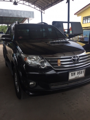 ฟอรจูนเนอร์สีดำปี2012 ออโต้ โฟลวิล ขาย 890000 ติดต่อ 0817616862 ครับ