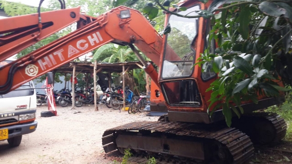 แบล็คโฮลขนาด 60 Hitachi UH-02 เก่าญี่ปุ่นแท้ สภาพสวยพร้อมใช้