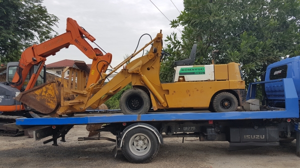 ขายด่วนรถตักยกKOMATSUFG15ยก1.5คิวยกส่ง3เมตรยางหน้าคู้เกียรออโต้คับดีรถนอกเพิ่งนำเข้ายังไม่เคยไช้งานในไทยเลย