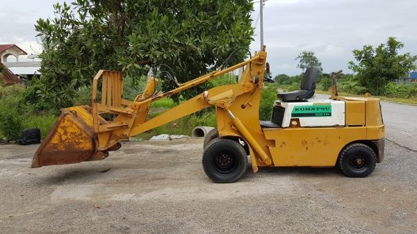 ขายด่วนรถตักยกKOMATSUFG15ยก1.5คิวยกส่ง3เมตรยางหน้าคู้เกียรออโต้คับดีรถนอกเพิ่งนำเข้ายังไม่เคยไช้งานในไทยเลย
