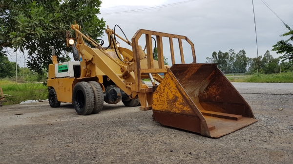 ขายด่วนรถตักยกKOMATSUFG15ยก1.5คิวยกส่ง3เมตรยางหน้าคู้เกียรออโต้คับดีรถนอกเพิ่งนำเข้ายังไม่เคยไช้งานในไทยเลย