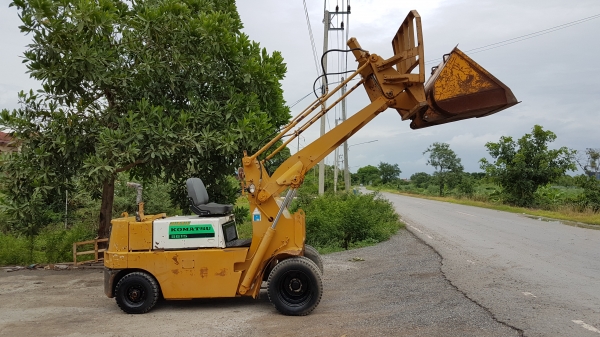 ขายด่วนรถตักยกKOMATSUFG15ยก1.5คิวยกส่ง3เมตรยางหน้าคู้เกียรออโต้คับดีรถนอกเพิ่งนำเข้ายังไม่เคยไช้งานในไทยเลย