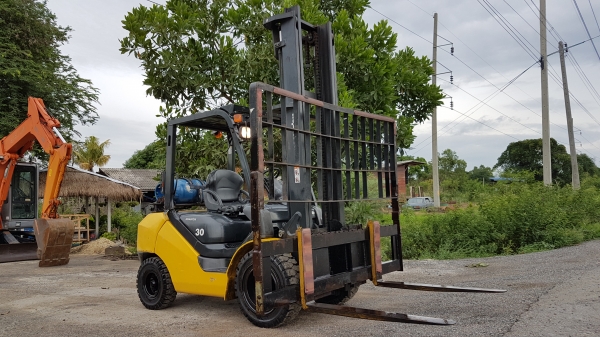 ขายด่วนรถยกKOMATSU FG30-17ยก3.0ตันเสาสูง4เมตรเกียรออโต้รถนอกนำเข้ายังไม่เคยใช้งานในเมืองไทยเลย=รุ่นใหม่ขายถูกๆๆ