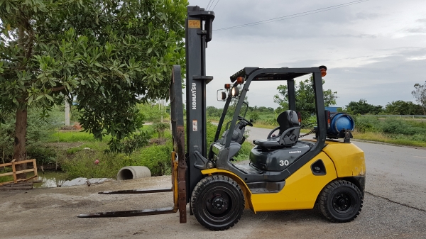 ขายด่วนรถยกKOMATSU FG30-17ยก3.0ตันเสาสูง4เมตรเกียรออโต้รถนอกนำเข้ายังไม่เคยใช้งานในเมืองไทยเลย=รุ่นใหม่ขายถูกๆๆ