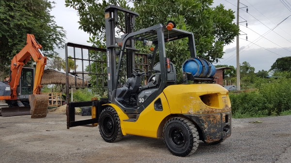 ขายด่วนรถยกKOMATSU FG30-17ยก3.0ตันเสาสูง4เมตรเกียรออโต้รถนอกนำเข้ายังไม่เคยใช้งานในเมืองไทยเลย=รุ่นใหม่ขายถูกๆๆ
