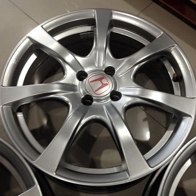 Honda Type-R  8 ก้าน 4รู100 กว้าง 7 นิ้ว ET 42 สภาพสวย ตจวส่งได้ครับ 8,500/4วง *