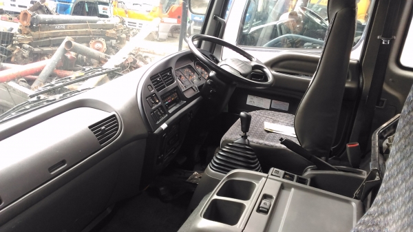 หัวเก๋ง isuzu deca รุ่นใหม่ สีขาวภายในดำ หัวนอกสภาพสวยมาก หัวเก๋ง isuzu deca รุ่นใหม่ สีขาวภายในดำ หัวนอกสภาพสวยมาก