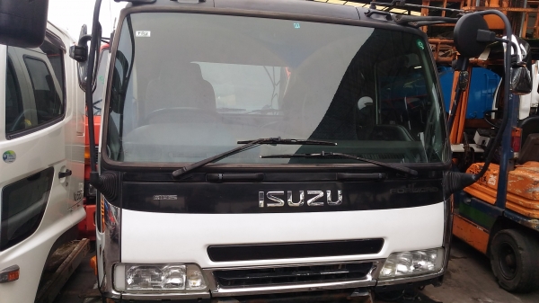 หัวเก๋ง isuzu deca รุ่นใหม่ สีขาวภายในดำ หัวนอกสภาพสวยมาก หัวเก๋ง isuzu deca รุ่นใหม่ สีขาวภายในดำ หัวนอกสภาพสวยมาก