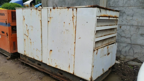 ขายถูกตามสภาพครับ เครื่องปั๊มลม อัดลม ขนาดใหญ่ ingersolrand  ใช้มอเตอร์ ไฟฟ้า 3 เฟส ไฟ 380 v