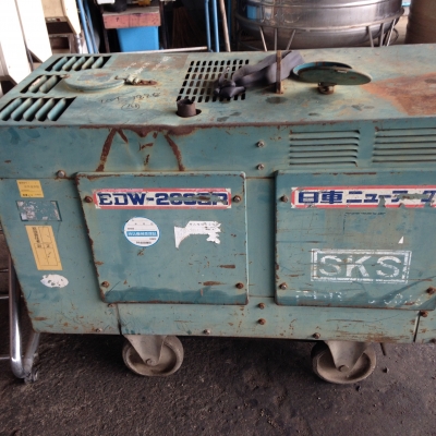 ขายตู้เชื่อมไฟสนามและไฟ200/100 EDW260SR 7.5kwเก่านอนครับ