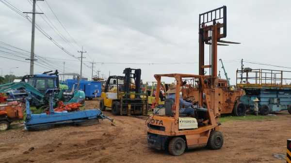 ขาย ถูกๆครับ รถโฟคลิฟท์ TOYOTA 3FG 1.5 ตัน เบนชิน เสาสูง 3.5 ม. เพียง 88,000 บาท