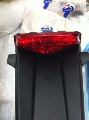 ชุดท้าย Ducati 796 ทั้งชุด พร้อมกระจกหน้าเดิมใหม่ๆไร้ริ้วรอย