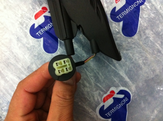 ชุดไฟท้ายหลัง DUCATI DIAVEL แท้ ด้านขวา