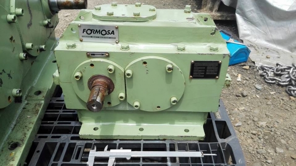 หัวเกียร์ทด FORMOSA Made in TAIWAN อัตราทด 1 : 5 ใช้กับมอเตอร์ 20 HP ของใหม่ 100\% ไม่เคยใช้งาน!!