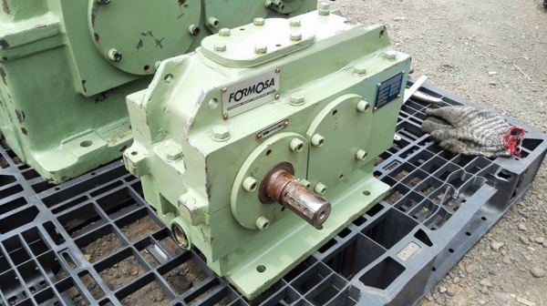 หัวเกียร์ทด FORMOSA Made in TAIWAN อัตราทด 1 : 5 ใช้กับมอเตอร์ 20 HP ของใหม่ 100\% ไม่เคยใช้งาน!!