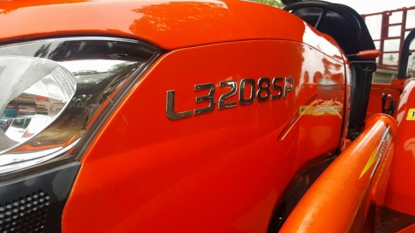 รถสวยๆครับ Kubota L3208 SP 300 ชั่วโมงแท้ๆ รถบ้านครับ รถสวยๆครับ Kubota L3208 SP 300 ชั่วโมงแท้ๆ รถบ้านครับ