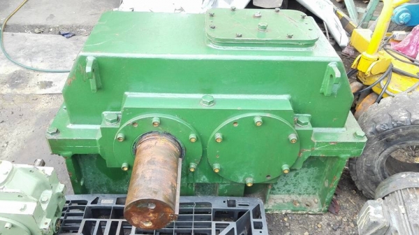 ** SOLD ** หัวเกียร์ทด FORMOSA Made in TAIWAN อัตราทด 1 : 10 ใช้กับมอเตอร์ 125 HP ของใหม่ 100\% ไม่เคยใช้งาน!!