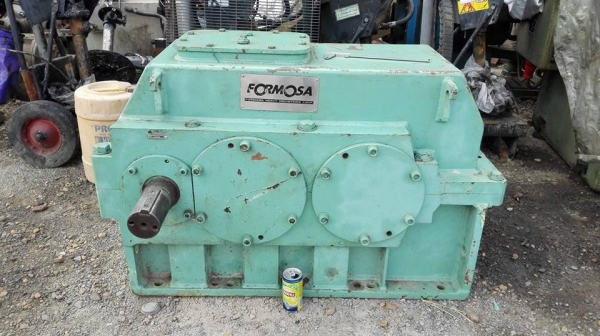 หัวเกียร์ทด FORMOSA Made in TAIWAN อัตราทด 1 : 6 ใช้กับมอเตอร์ 150 HP ของใหม่ 100\% ยังไม่เคยใช้งาน!!