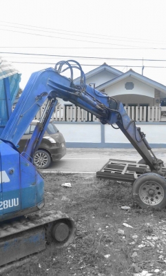 โคมัสสุ PC 28 UU