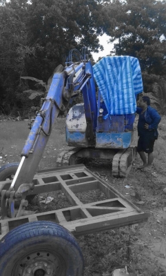 โคมัสสุ PC 28 UU