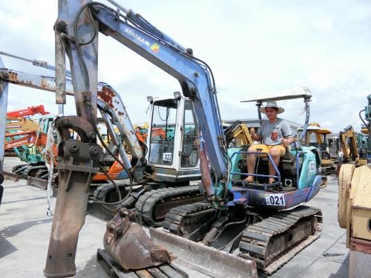 ขายด่วน HITACHI EX30 รถเก่านอกญี่ปุ่นแท้ พร้อมทำสีเก็บรายละเอียด มีหัวกระแทก แถมบุ้งกี๋ 1ใบ มีเอกสารใบอินวอยและใบซื้อขาย ราคา 420,000 บาท ราคาไม่แพงราคานี้ถือว่าคุ้ม   สนใจติดต่อ วัชรัตน์ รุ่งเรืองแทรคเตอร์ โทรติดต่อเจ้าของโดยตรง : 092-5768909 096-5411714