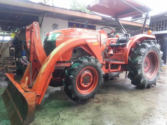 คูโบต้า L4708 4 WD พร้อมใบมีดคานโค้งไม่ติดคันนา