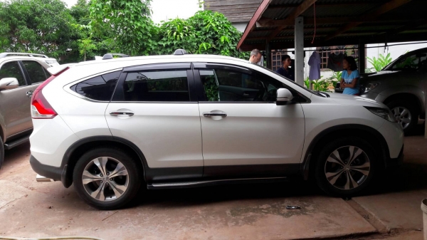 ขาย HONDA CR-V ปี 2013/2557 ตัวทอป 4WD เกียร์ออโต้ วิ่งน้อย รถสวยเดิมทุกอย่างครับ