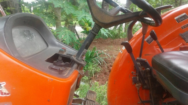 ขาย รถไถ KUBOTA M7040 ปี 51 เอกสารเล่มทะเบียน อุปกร์มีใบดันหน้า และผาน 5 ขาย รถไถ KUBOTA M7040 ปี 51 เอกสารเล่มทะเบียน อุปกร์มีใบดันหน้า และผาน 5