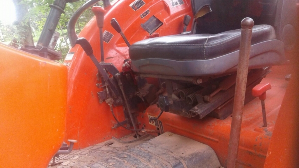 ขาย รถไถ KUBOTA M7040 ปี 51 เอกสารเล่มทะเบียน อุปกร์มีใบดันหน้า และผาน 5 ขาย รถไถ KUBOTA M7040 ปี 51 เอกสารเล่มทะเบียน อุปกร์มีใบดันหน้า และผาน 5