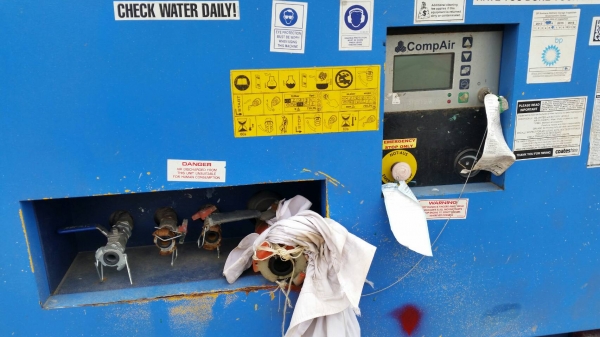 ขาย เครื่องปั๊มลม เครื่องลม ขนาดใหญ่ compair T270TS ขนาด 825 CFM เก่านอก เหมาะกับงานเจาะบาดาลที่ลึกได้ดี